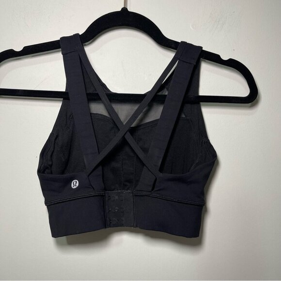 *SOLD* Lululemon women's Black Breath it in Luxtreme sporty sports bra in US 4 - Picture 5 of 9